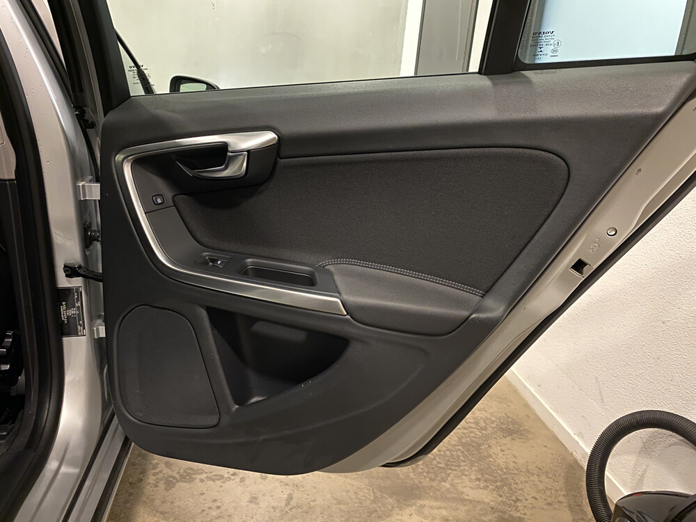 Volvo V60 D2 Momentum 2014, TD-731-K