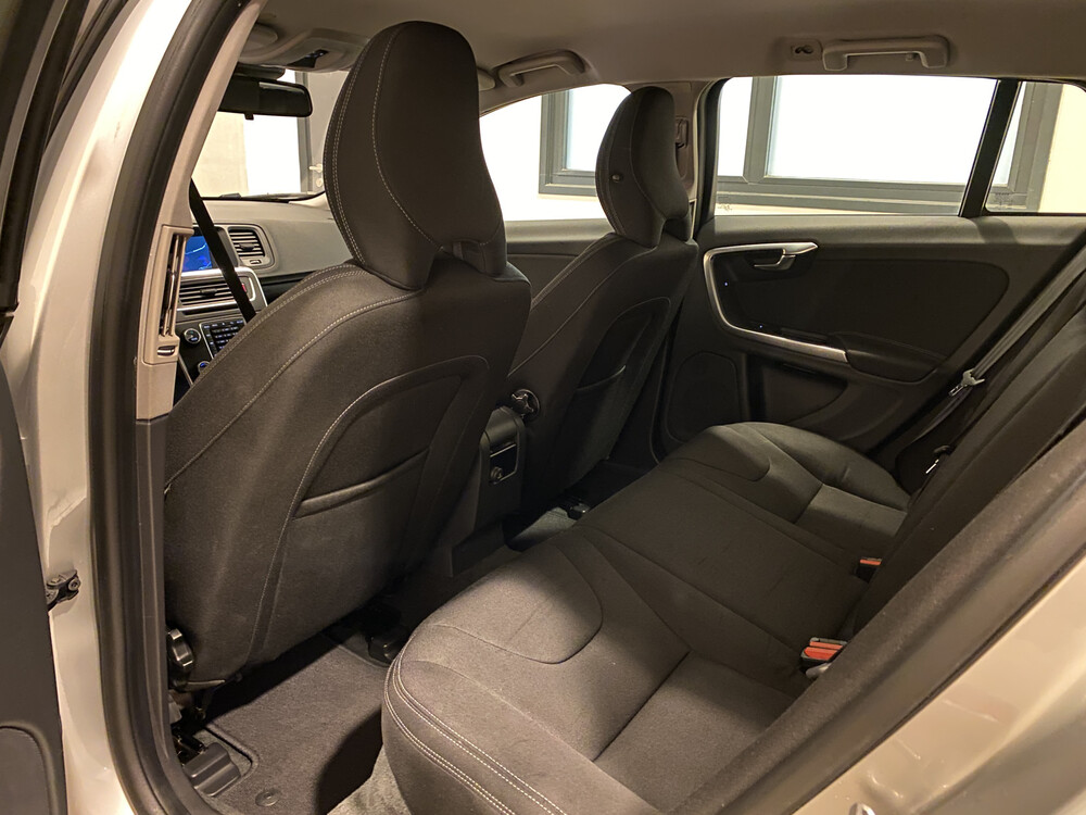 Volvo V60 D2 Momentum 2014, TD-731-K