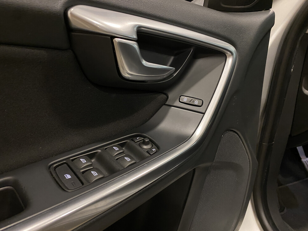 Volvo V60 D2 Momentum 2014, TD-731-K