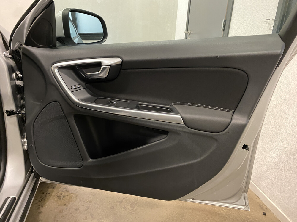 Volvo V60 D2 Momentum 2014, TD-731-K