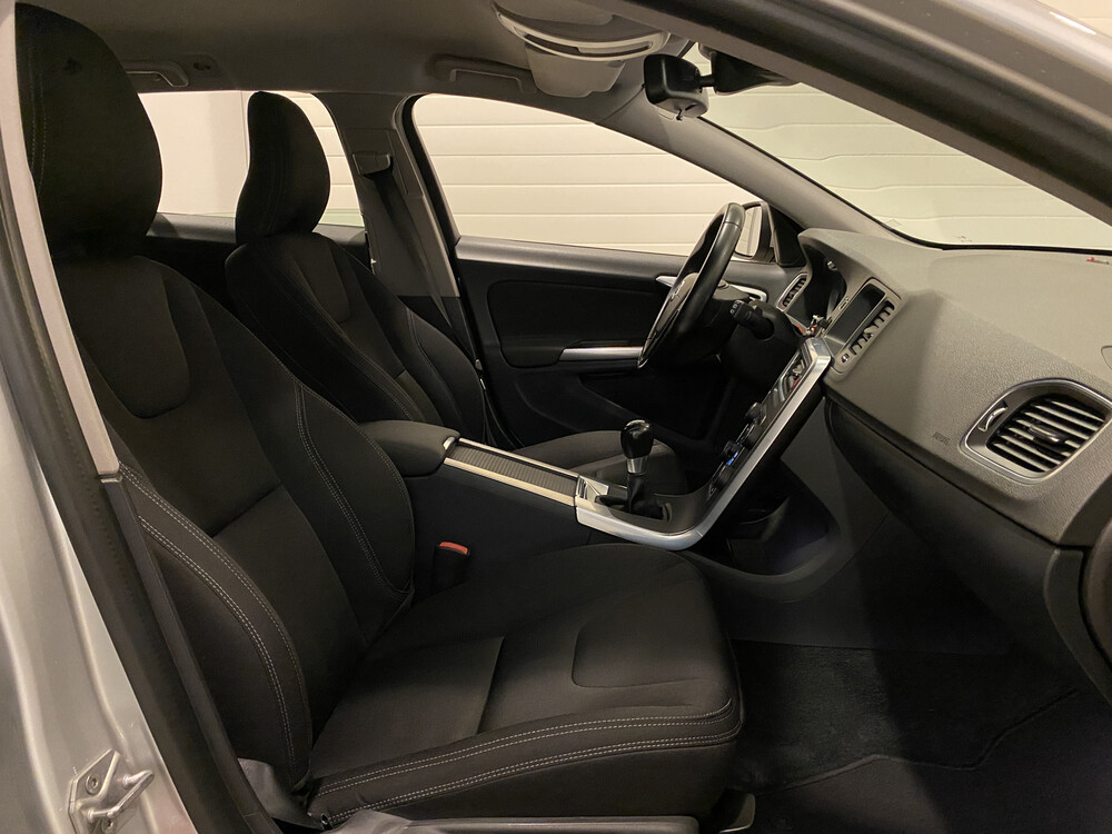 Volvo V60 D2 Momentum 2014, TD-731-K