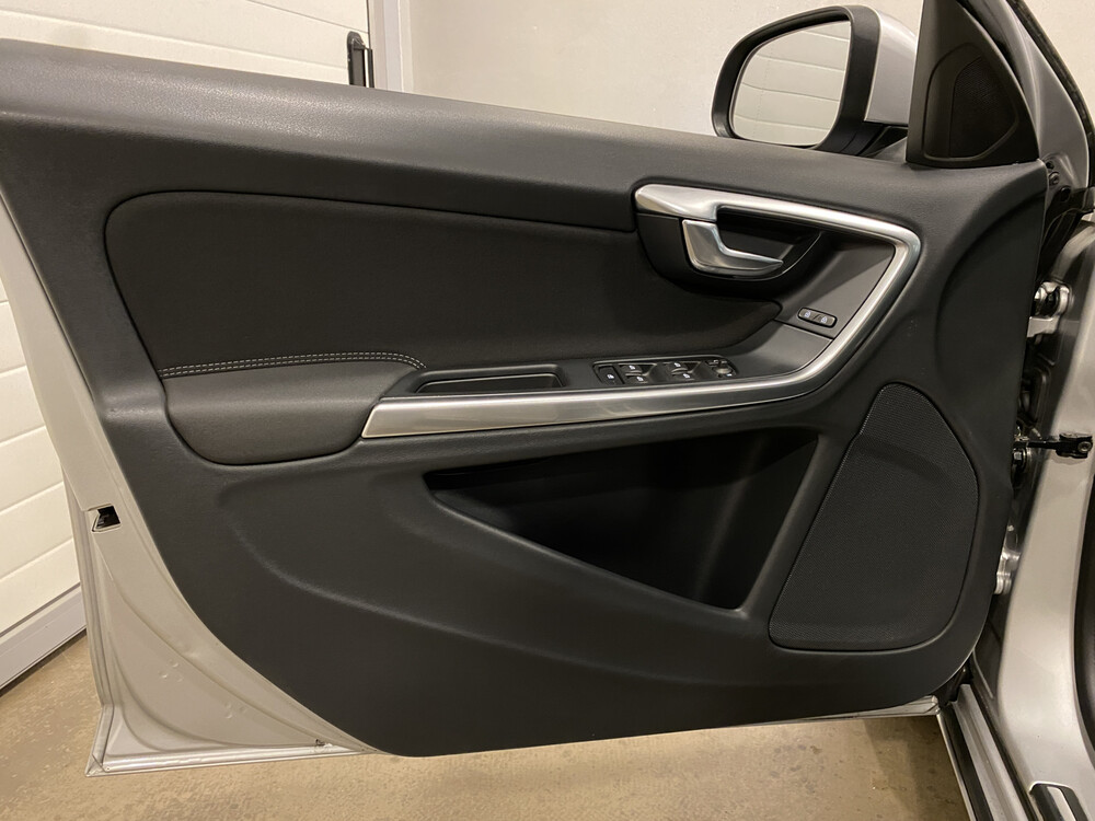 Volvo V60 D2 Momentum 2014, TD-731-K