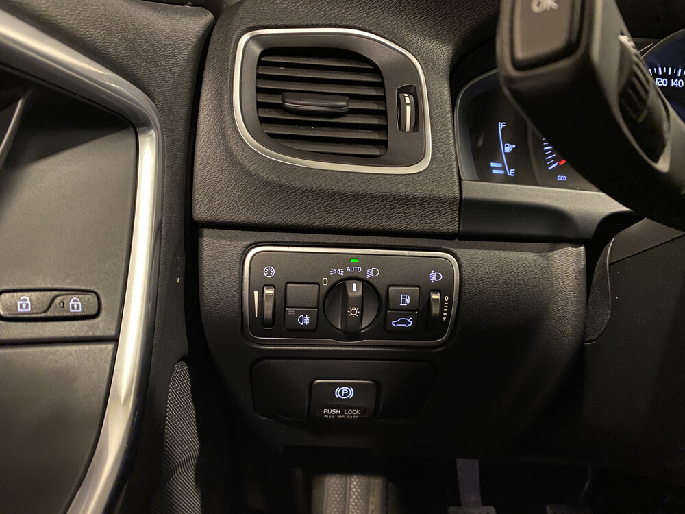 Volvo V60 D2 Momentum 2014, TD-731-K