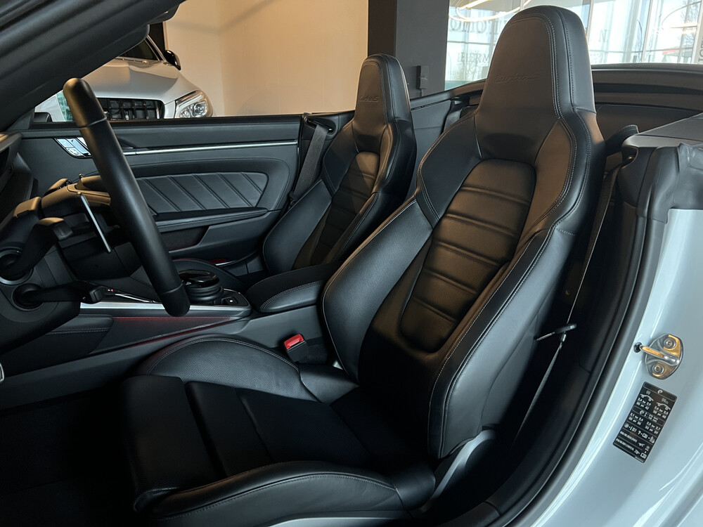Porsche 911 992 Turbo S Cabriolet Sportchrono 650PS 2020 -Garantie-