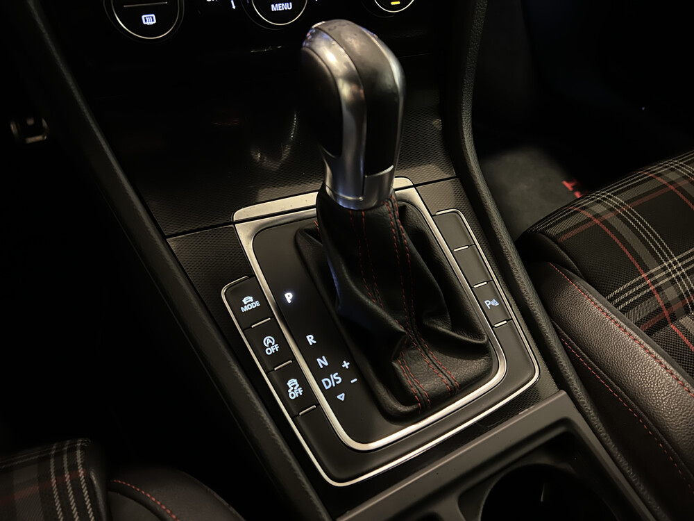 Volkswagen Golf GTI Performance 2.0 TSI DSG 230PS 2014, J-345-NT