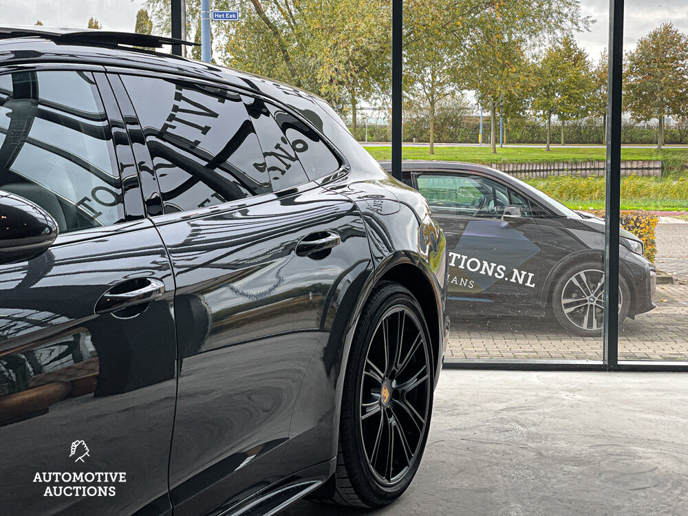 Porsche Panamera Sport Turismo E-Hybrid 4 2.9 V6 SportChrono 462PS 2018, ZV-954-P