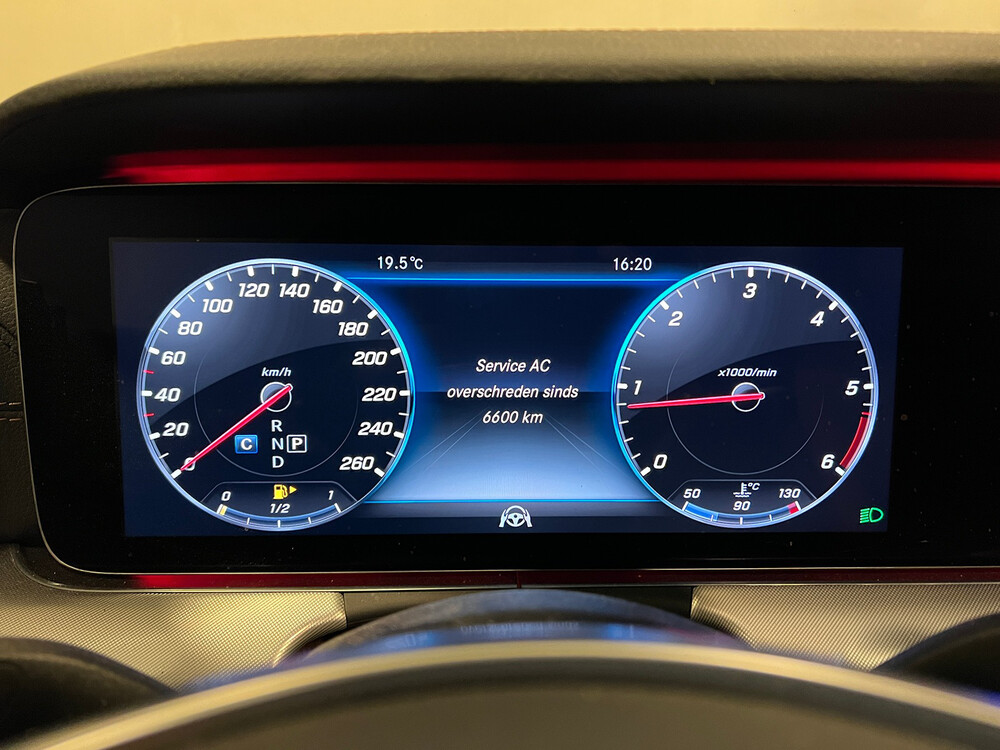 Mercedes-Benz E220d AMG Coupé NEUMODELL -Orig. NL- 194PS 2018 E-Klasse, SH-758-Z