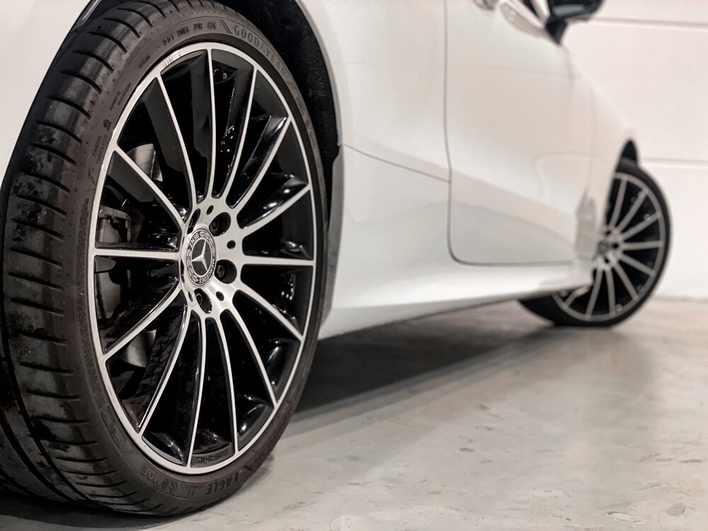 Mercedes-Benz E220d AMG Coupé NEUMODELL -Orig. NL- 194PS 2018 E-Klasse, SH-758-Z