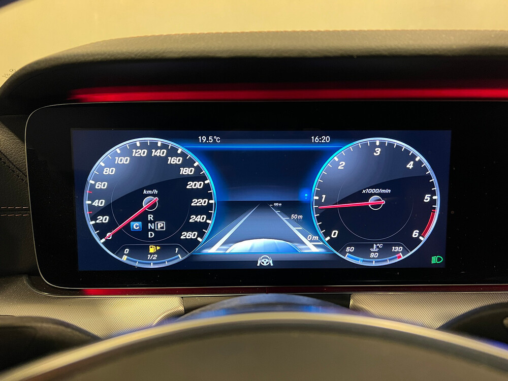 Mercedes-Benz E220d AMG Coupé NEUMODELL -Orig. NL- 194PS 2018 E-Klasse, SH-758-Z