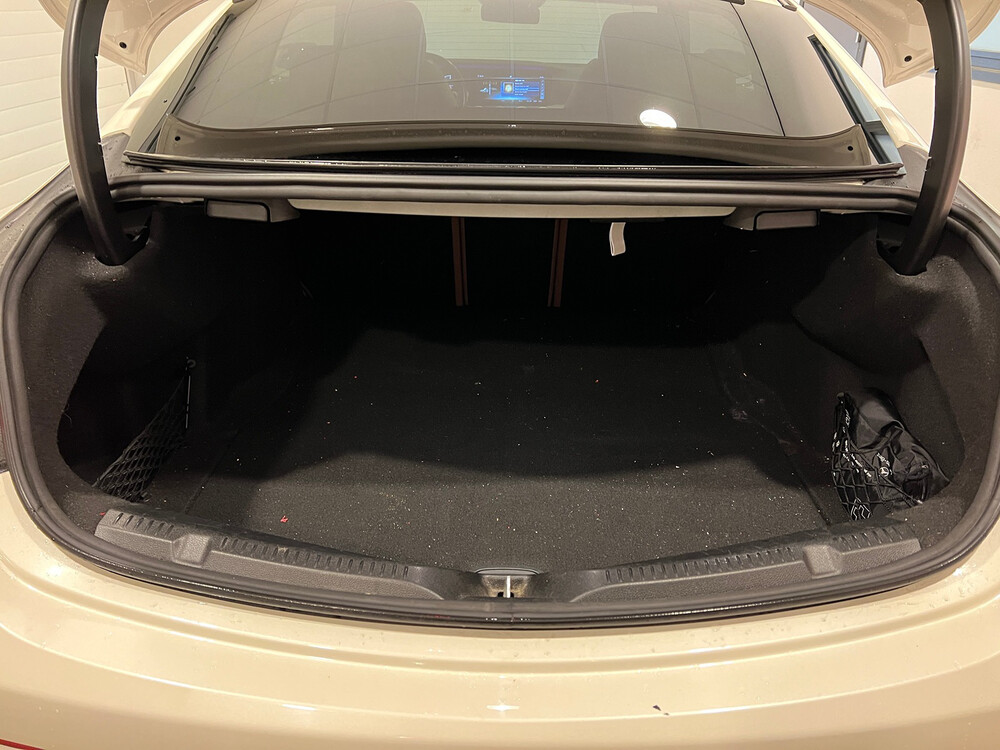 Mercedes-Benz E220d AMG Coupé NEUMODELL -Orig. NL- 194PS 2018 E-Klasse, SH-758-Z