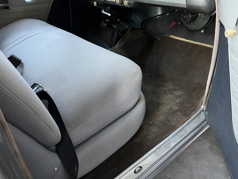 Chevrolet Deluxe Powerglide 1951, 32-XL-66.