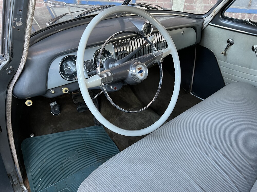 Chevrolet Deluxe Powerglide 1951, 32-XL-66.