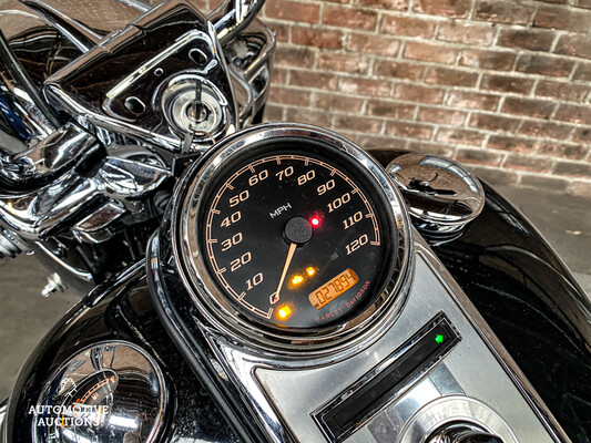 2014 Harley Davidson Road King FLHR Cruiser.