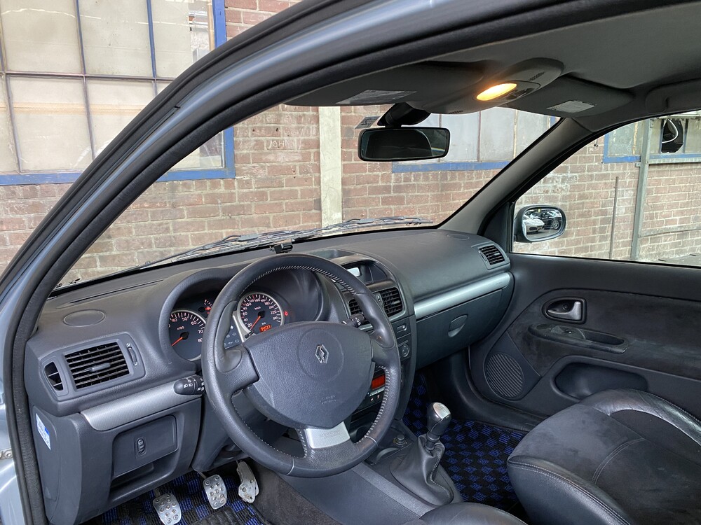 Renault Sport Clio RS2.0 172PS 2004 -YOUNGTIMER- .