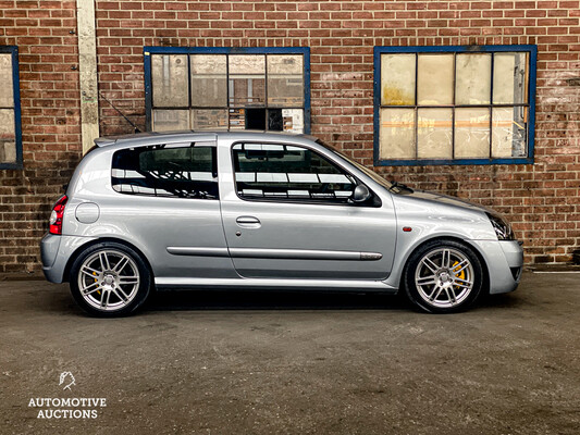 Renault Sport Clio RS 2.0 172hp 2004 -YOUNGTIMER- .