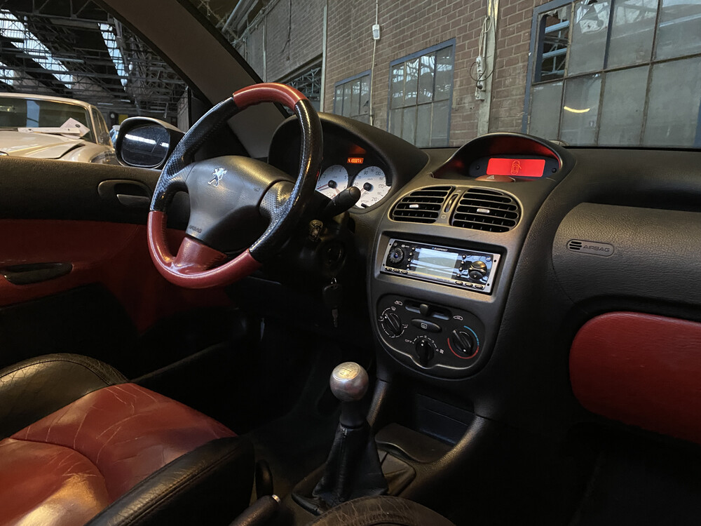 Peugeot 206 ccm 2.0-16V 136PS 2002, 58-ZF-NG.