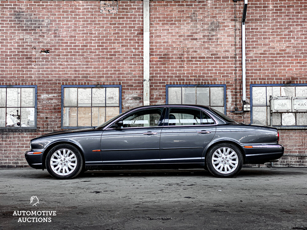 Jaguar XJ3.5 V8 Executive 258 PS 2003 -Orig. NL-, 98-LS-SN.