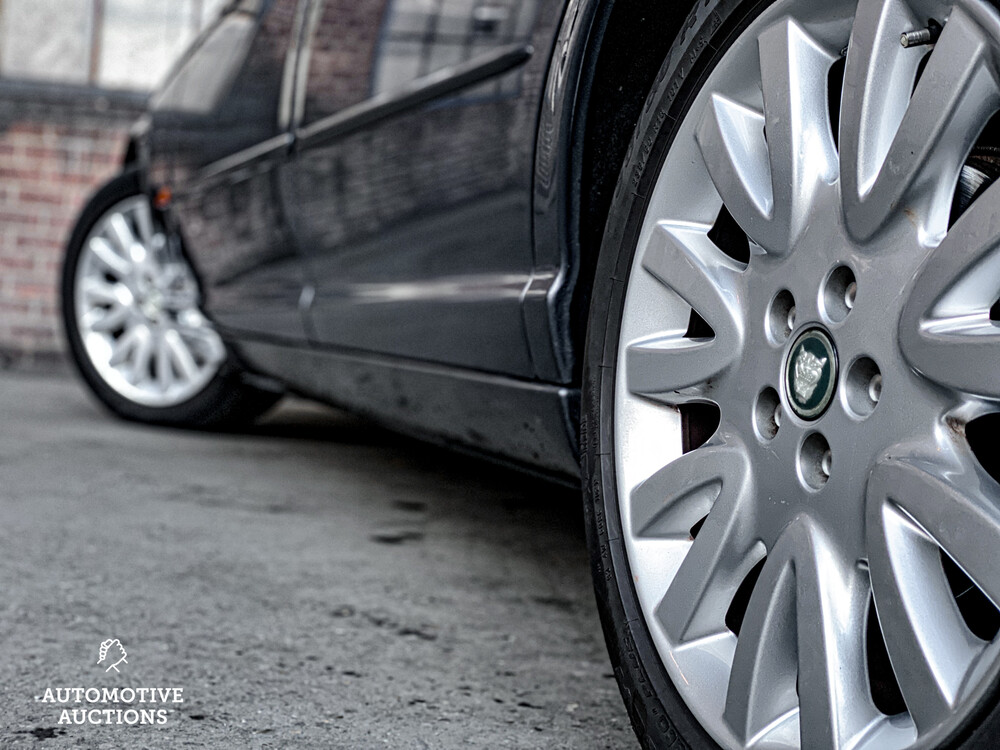 Jaguar XJ3.5 V8 Executive 258 PS 2003 -Orig. NL-, 98-LS-SN.