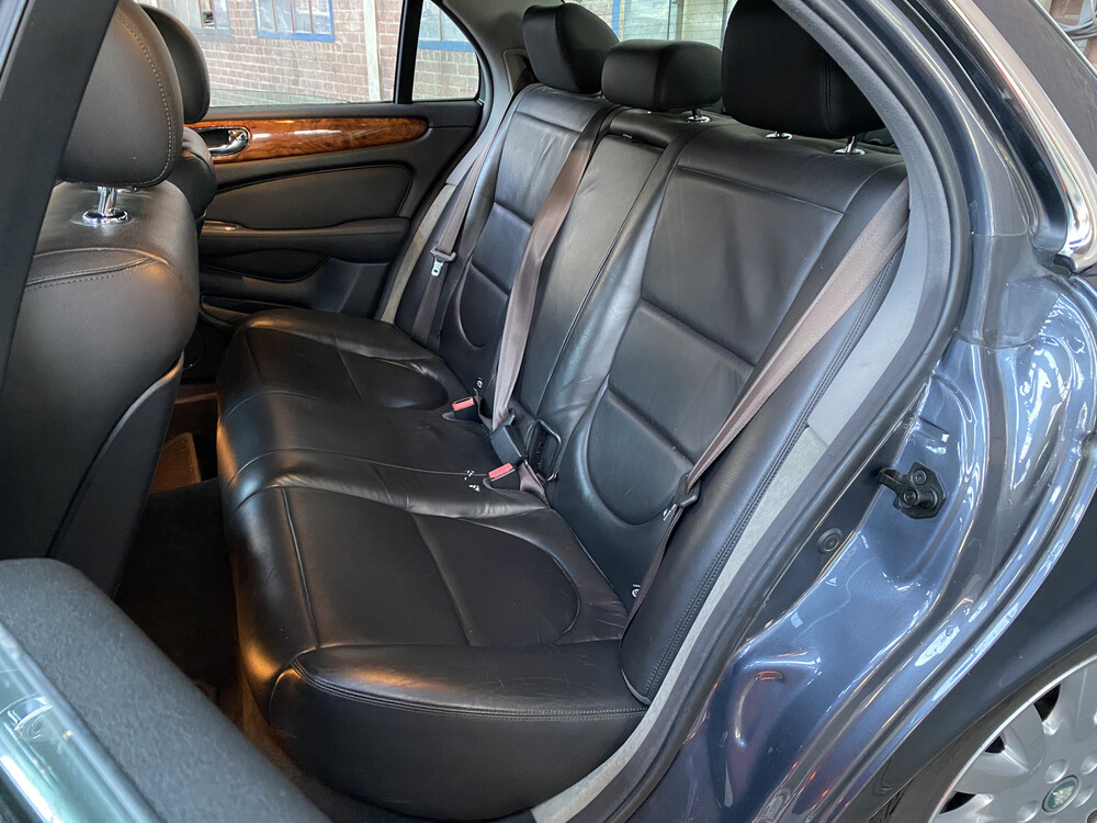 Jaguar XJ3.5 V8 Executive 258 PS 2003 -Orig. NL-, 98-LS-SN.