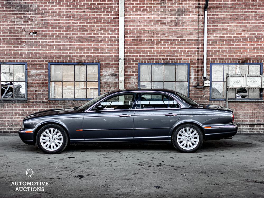 Jaguar XJ3.5 V8 Executive 258 PS 2003 -Orig. NL-, 98-LS-SN.