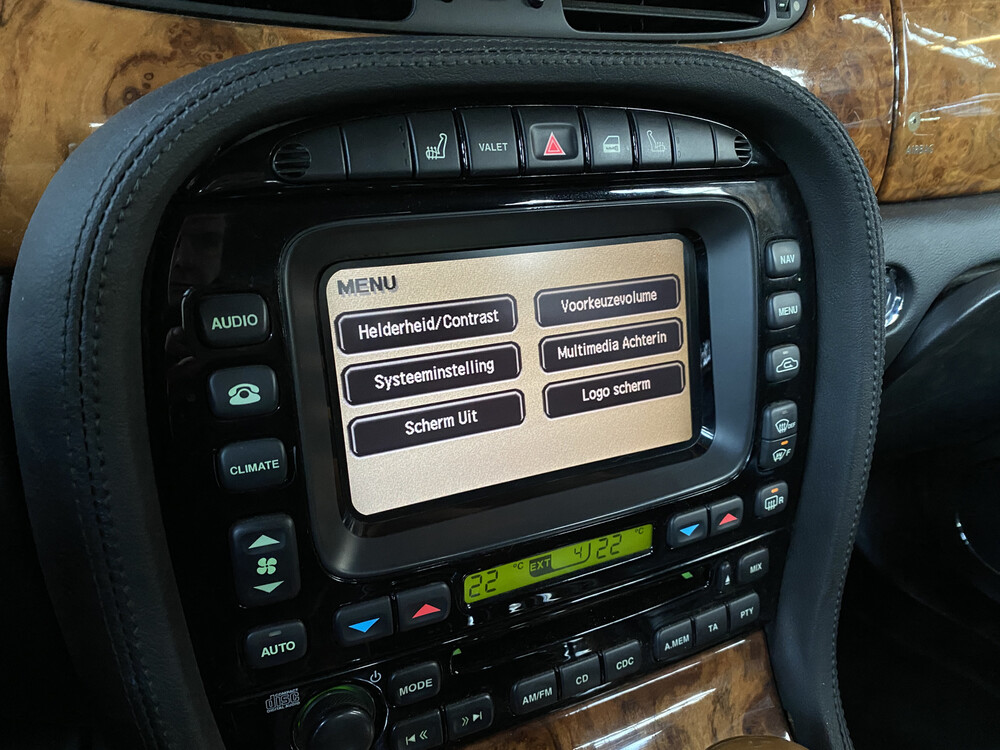 Jaguar XJ3.5 V8 Executive 258 PS 2003 -Orig. NL-, 98-LS-SN.