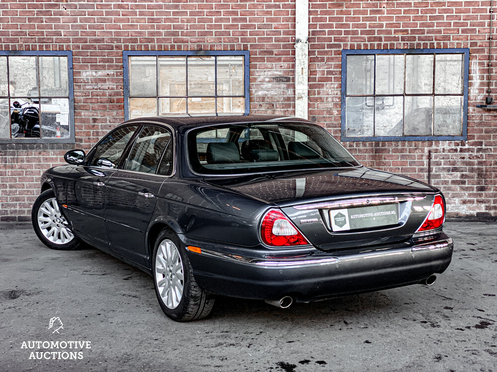 Jaguar XJ3.5 V8 Executive 258 PS 2003 -Orig. NL-, 98-LS-SN.