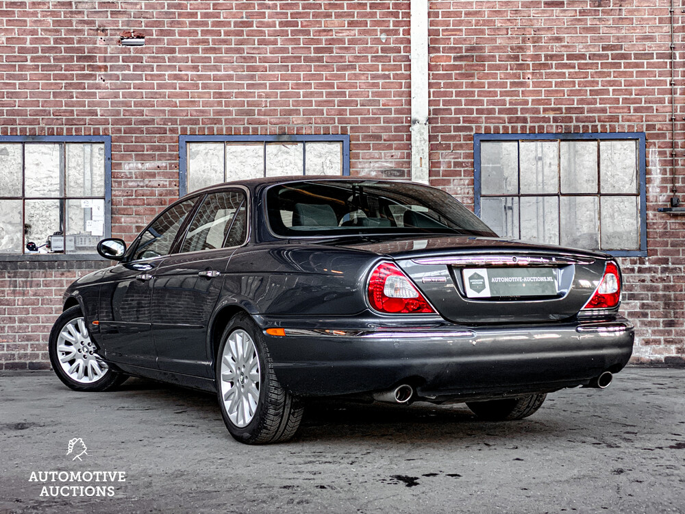 Jaguar XJ3.5 V8 Executive 258 PS 2003 -Orig. NL-, 98-LS-SN.