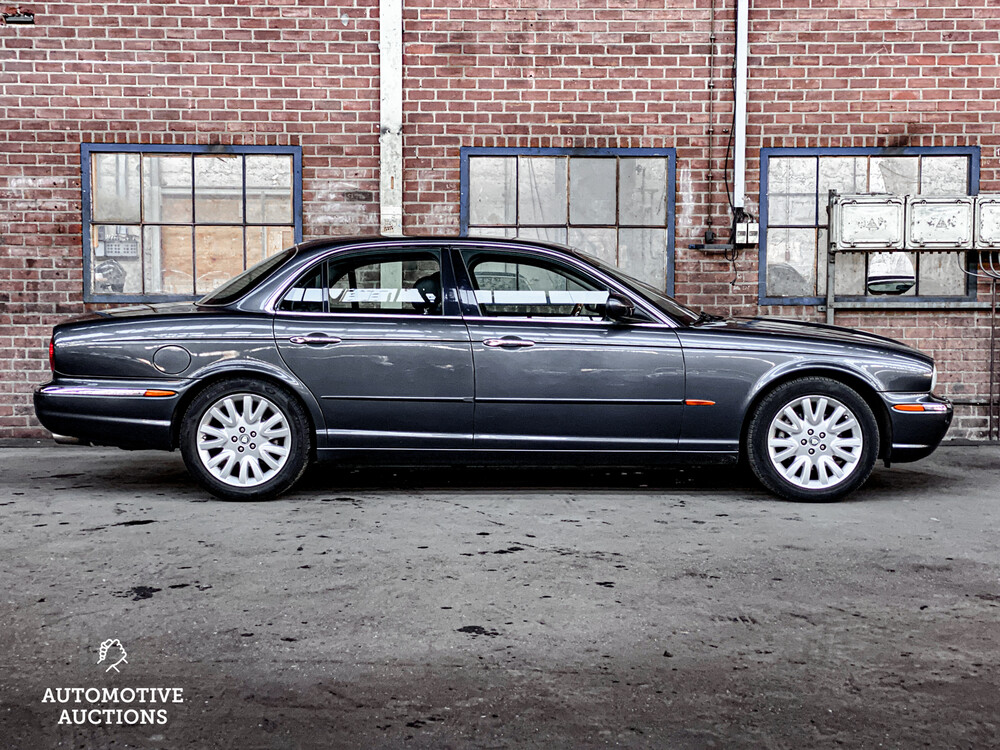Jaguar XJ3.5 V8 Executive 258 PS 2003 -Orig. NL-, 98-LS-SN.