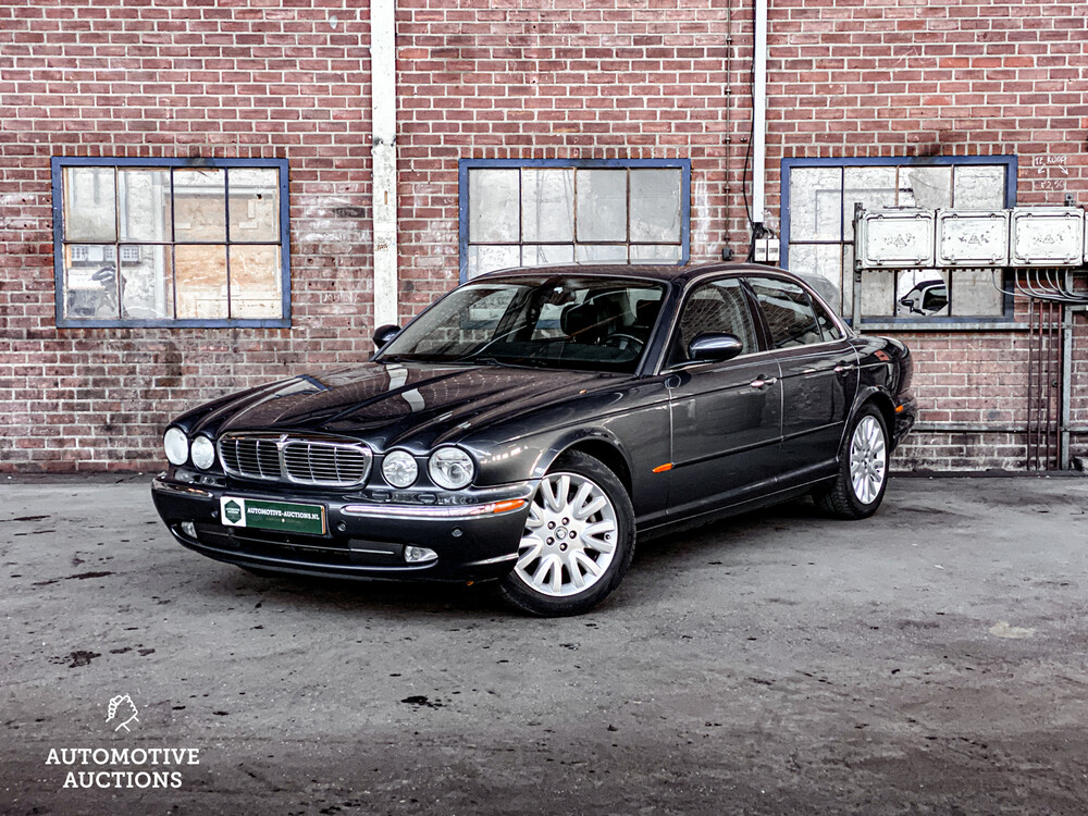 Jaguar XJ3.5 V8 Executive 258 PS 2003 -Orig. NL-, 98-LS-SN.