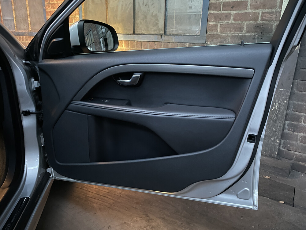 Volvo V70 2.0 T5 Momentum 244 PS 2015, K-829-ND.