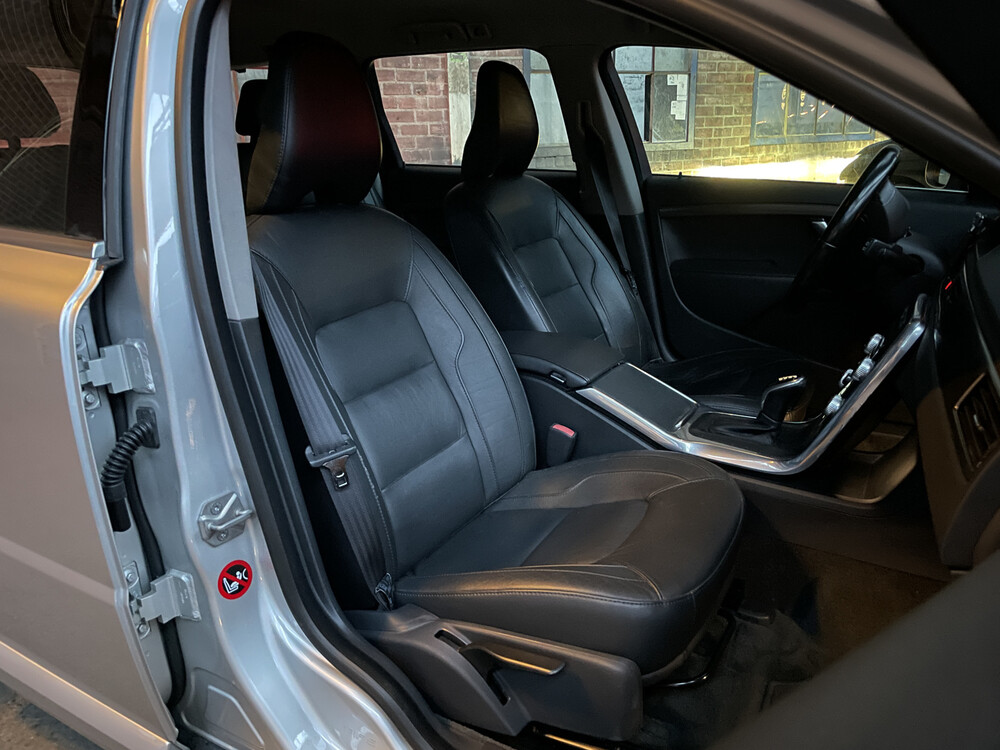 Volvo V70 2.0 T5 Momentum 244 PS 2015, K-829-ND.