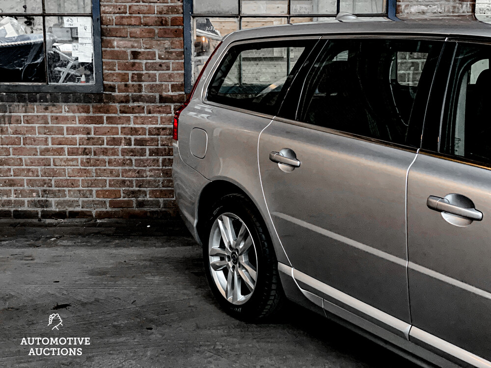 Volvo V70 2.0 T5 Momentum 244 PS 2015, K-829-ND.
