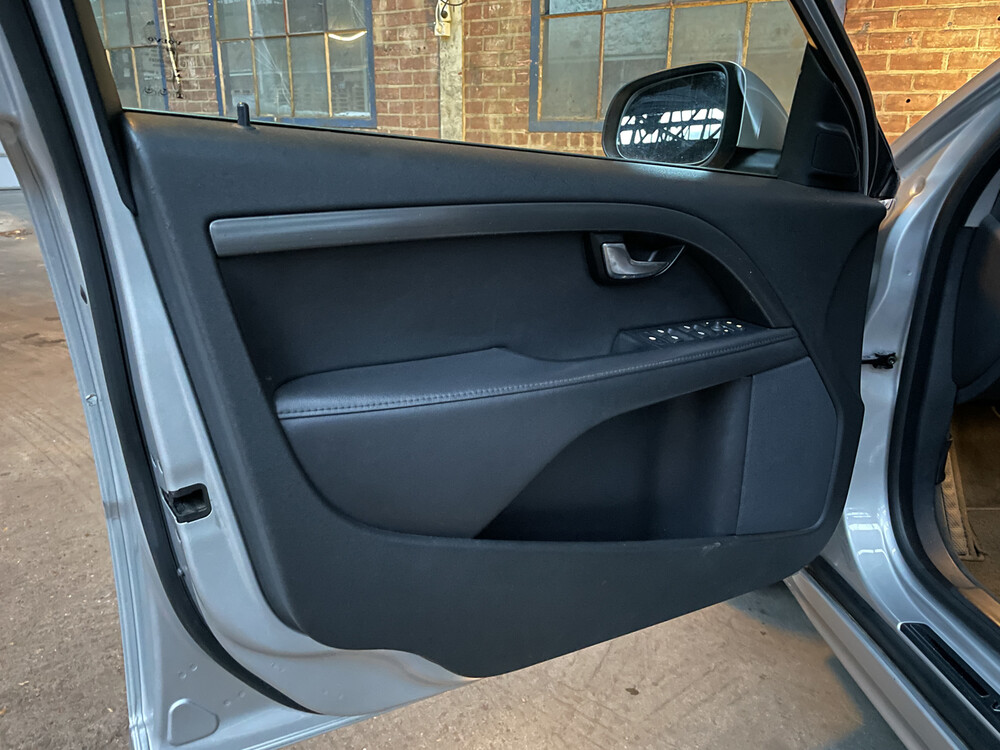 Volvo V70 2.0 T5 Momentum 244 PS 2015, K-829-ND.