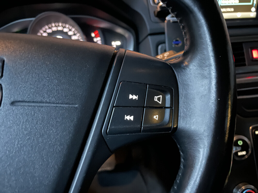 Volvo V70 2.0 T5 Momentum 244 PS 2015, K-829-ND.