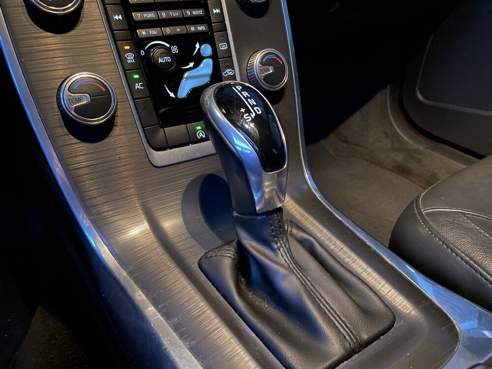 Volvo V70 2.0 T5 Momentum 244 PS 2015, K-829-ND.