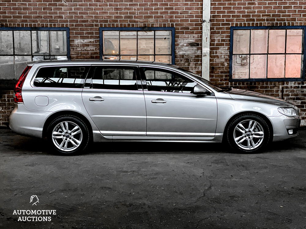 Volvo V70 2.0 T5 Momentum 244 PS 2015, K-829-ND.