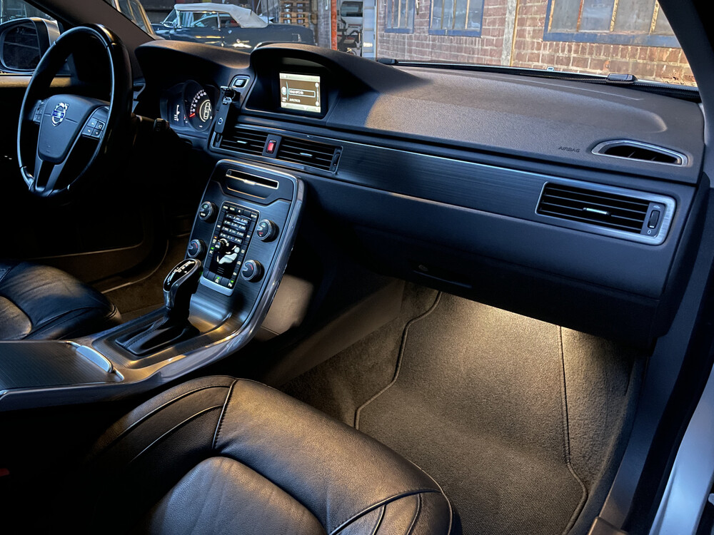 Volvo V70 2.0 T5 Momentum 244 PS 2015, K-829-ND.