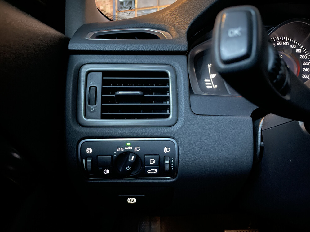 Volvo V70 2.0 T5 Momentum 244 PS 2015, K-829-ND.