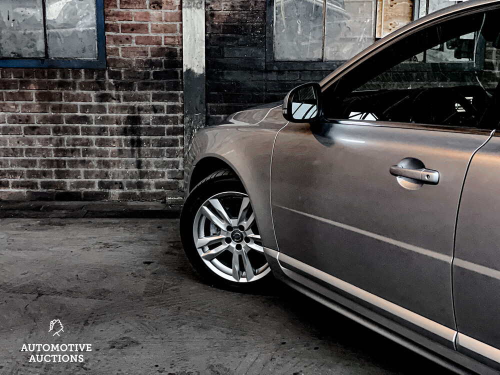 Volvo V70 2.0 T5 Momentum 244 PS 2015, K-829-ND.