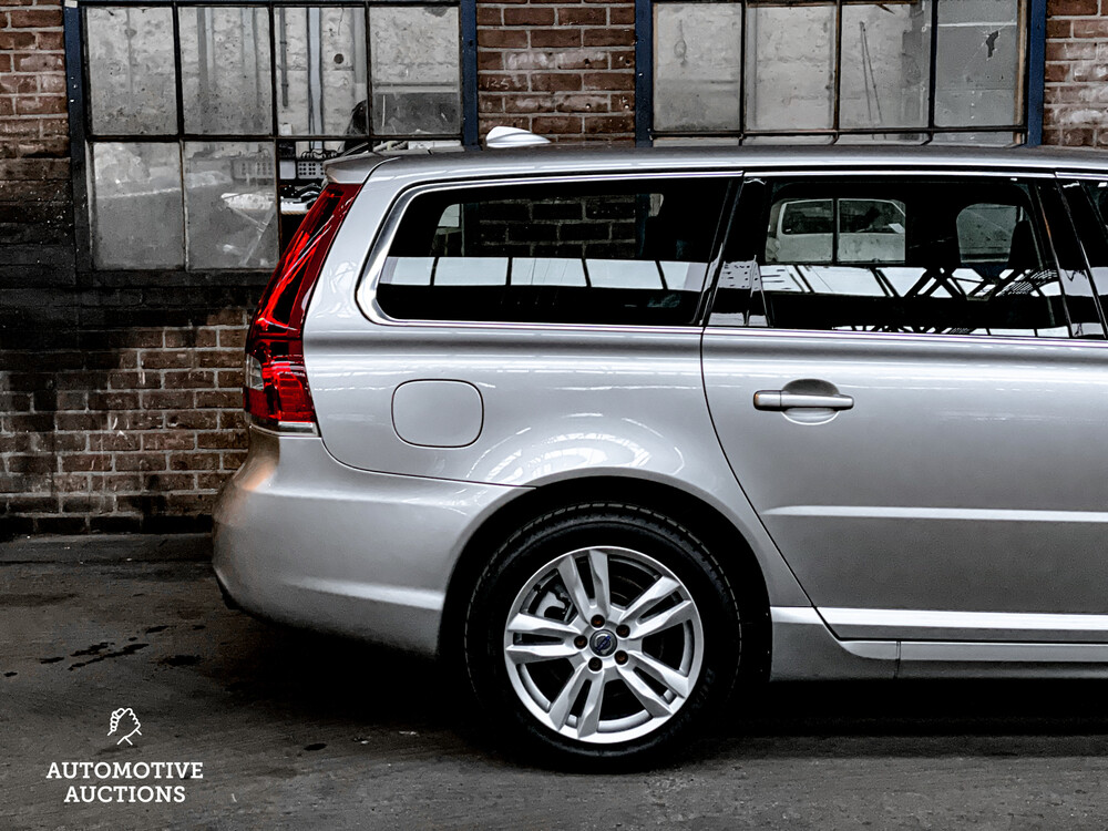 Volvo V70 2.0 T5 Momentum 244 PS 2015, K-829-ND.