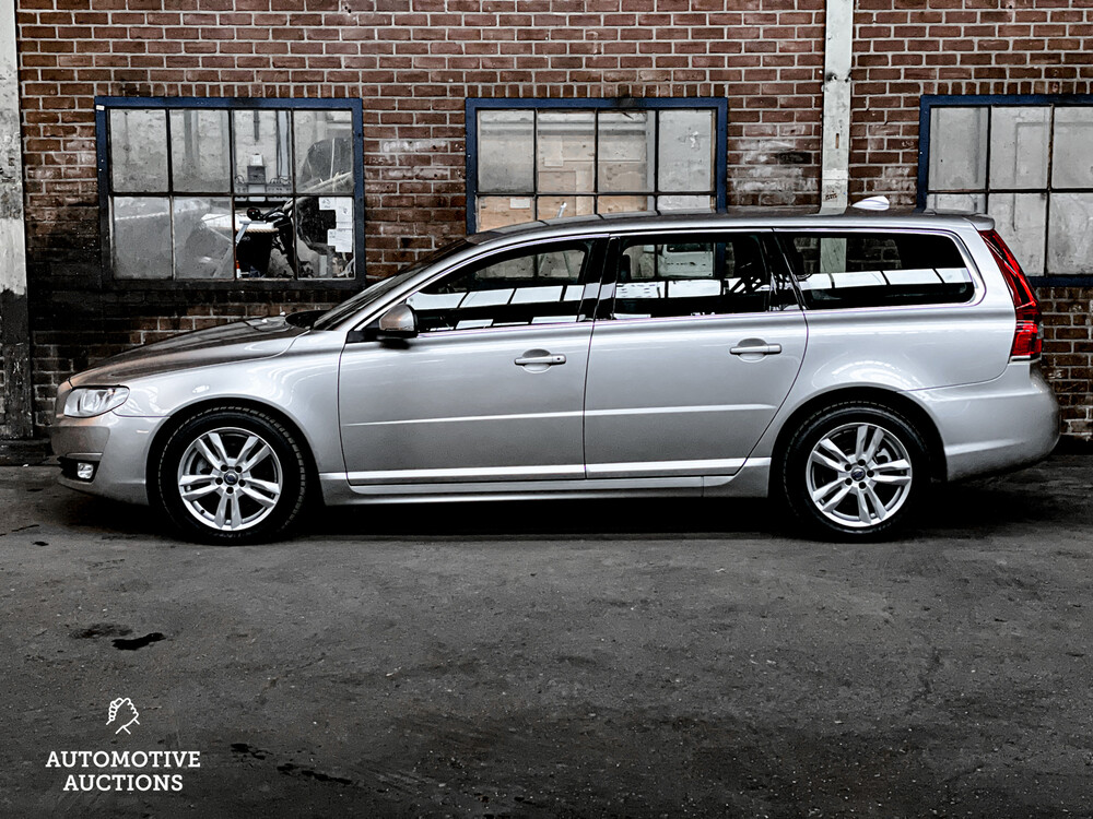 Volvo V70 2.0 T5 Momentum 244 PS 2015, K-829-ND.