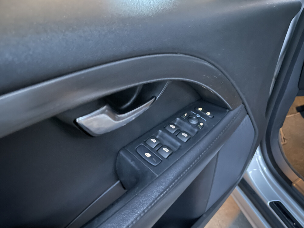 Volvo V70 2.0 T5 Momentum 244 PS 2015, K-829-ND.