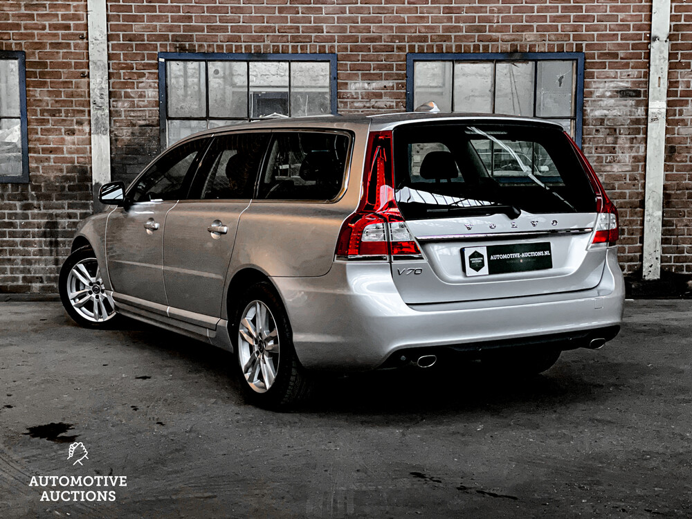 Volvo V70 2.0 T5 Momentum 244 PS 2015, K-829-ND.