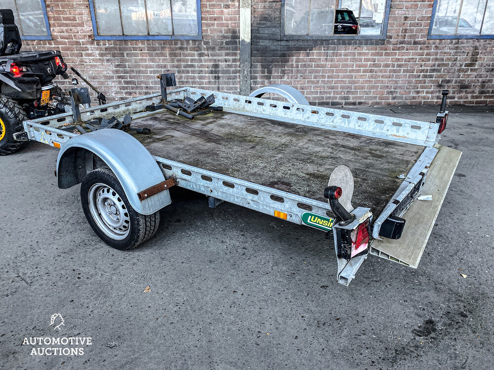 Leichter Einachsanhänger.