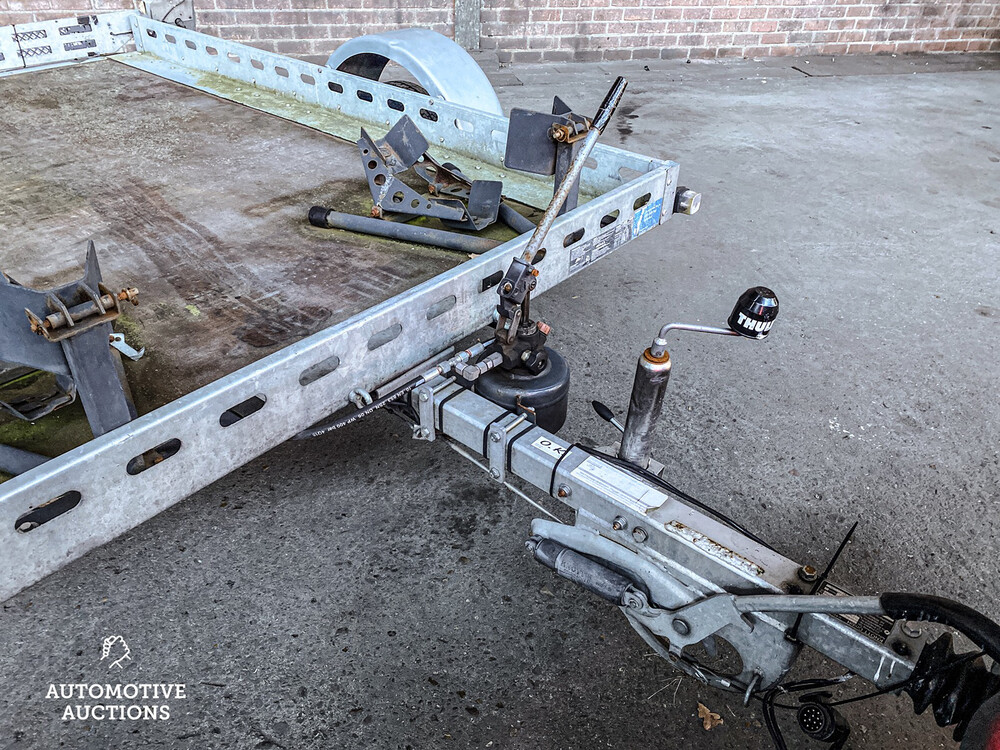 Leichter Einachsanhänger.