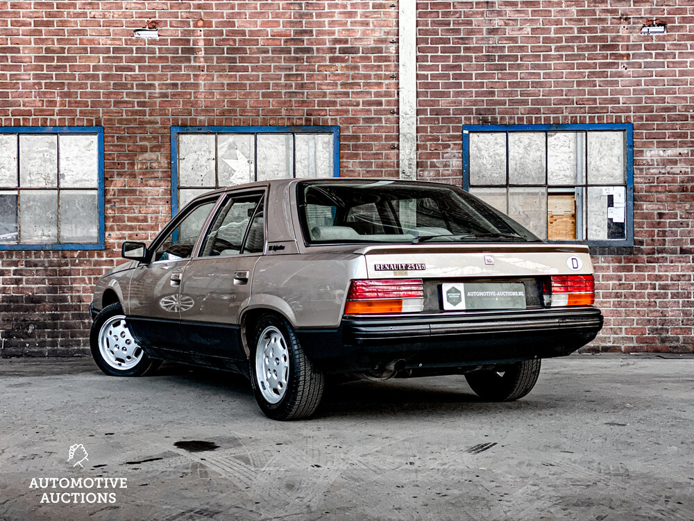 Renault 25 V6 Einspritzung 152 PS 1985.