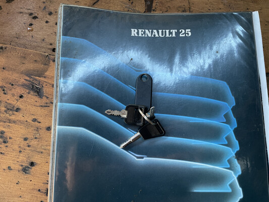 Renault 25 V6 Injection 152hp 1985.