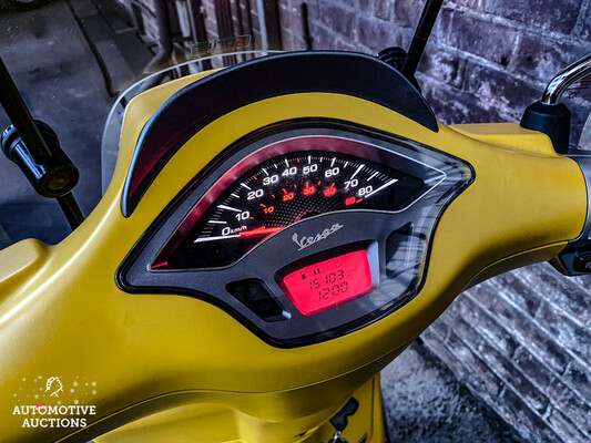 Piaggio Vespa Sprint 4T Notte Yellow Moustache Scooter Exclusive Color 2019, DSK-91-J.