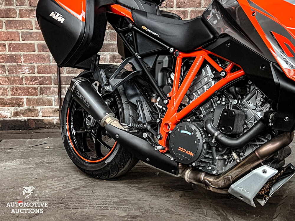 KTM Superduke GT AKRAPOVIC 173PS 2017.