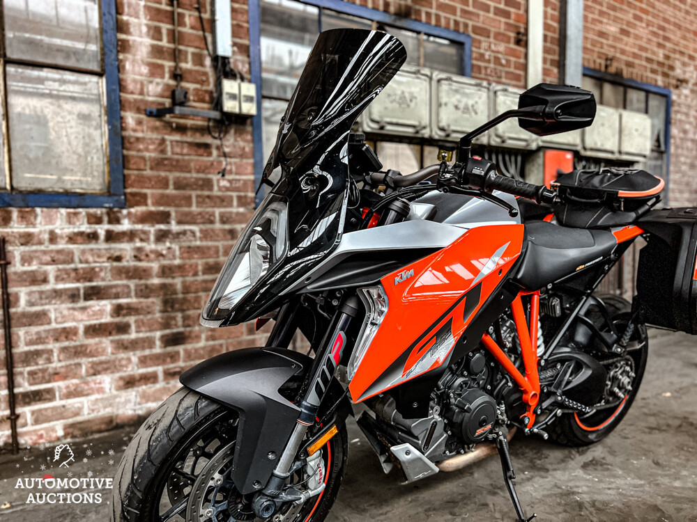 KTM Superduke GT AKRAPOVIC 173PS 2017.